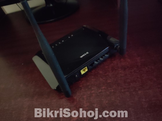 D-Link Dir-615 Dual Antenna Wireless 2.4GHz N300 Router